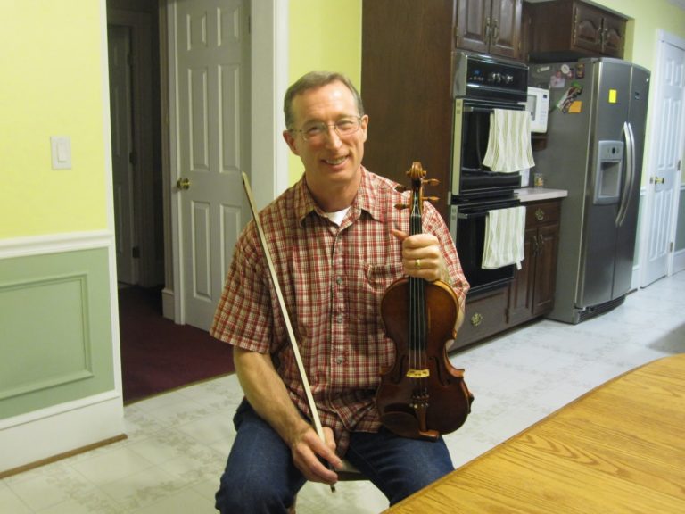 Read more about the article Fiddlers and Collectors: Jim McKinney and Glenn Hendrix